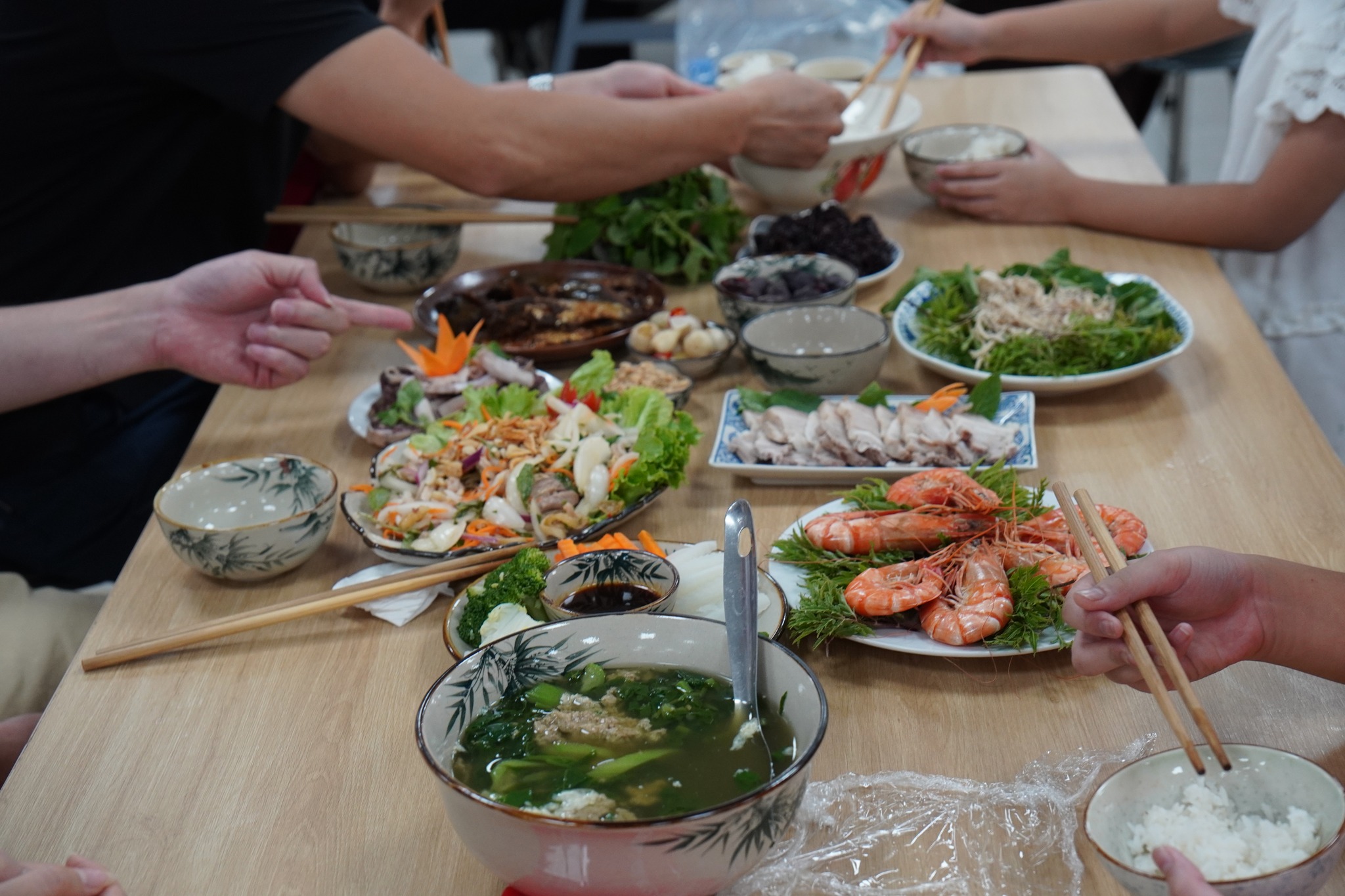 về nhà ăn cơm 6