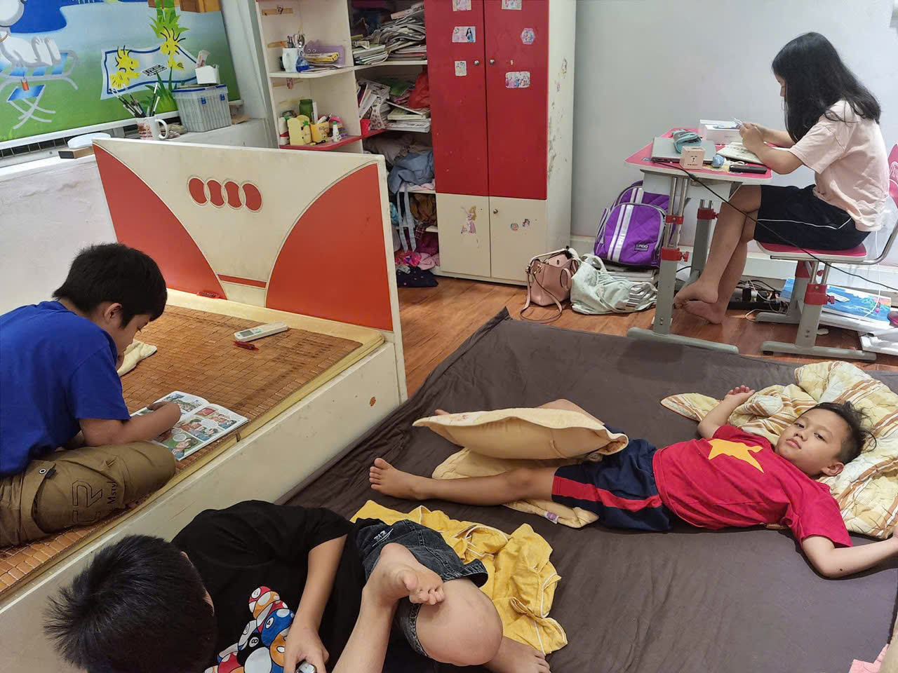 trên dòng kẻ phá khóa